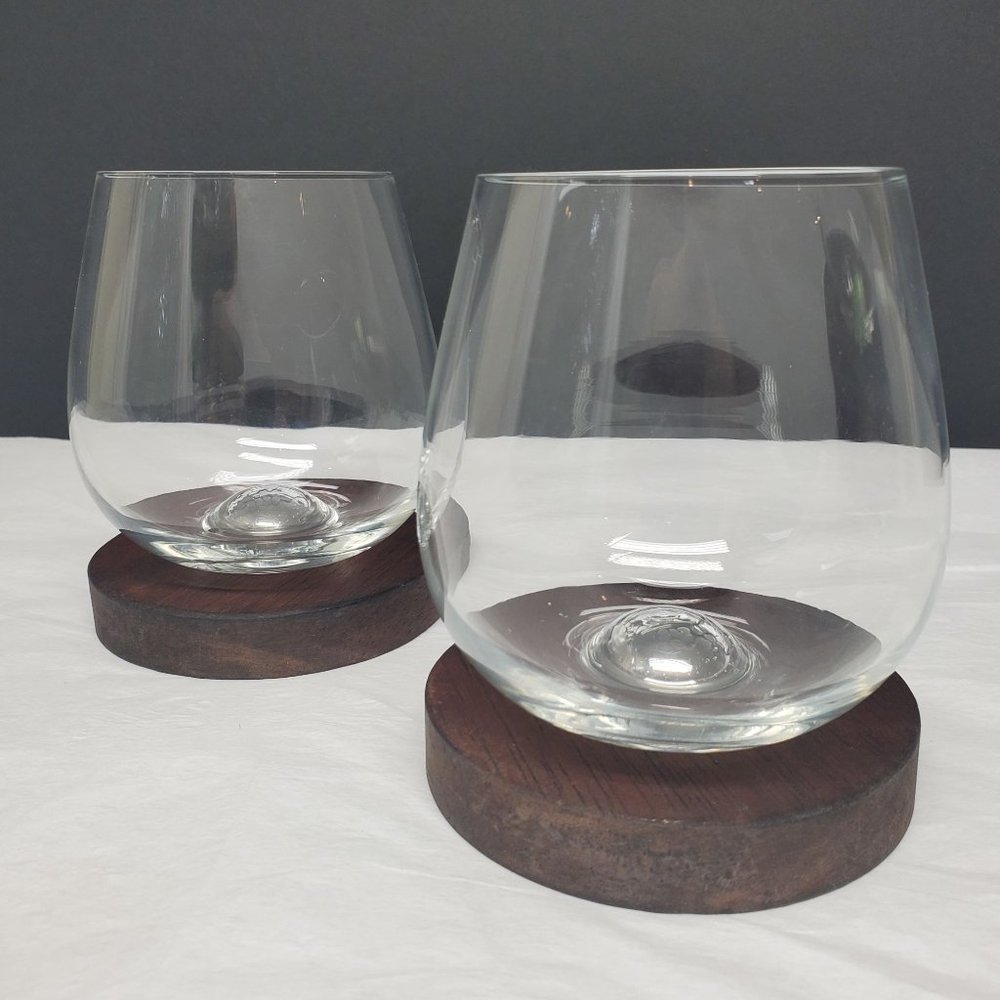 Aura Self Aerating Stemless Wine Glasses Set of 2 Spill Resistant With Coasters
